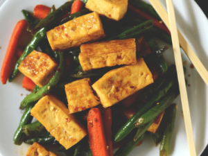 Oppskrift på velsmakende tofu stir-fry
